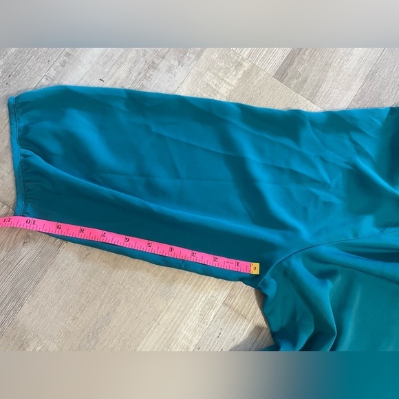 Old Navy XL scope necked blouse. Lagoon blue color - Picture 4 of 10